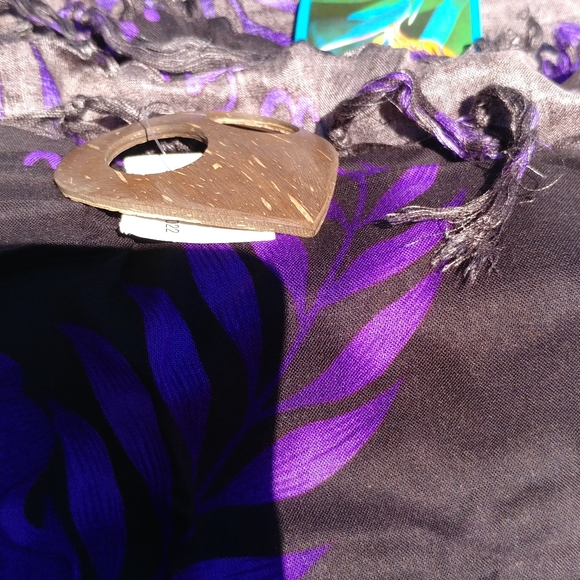 Sarong - Picture 3 of 3